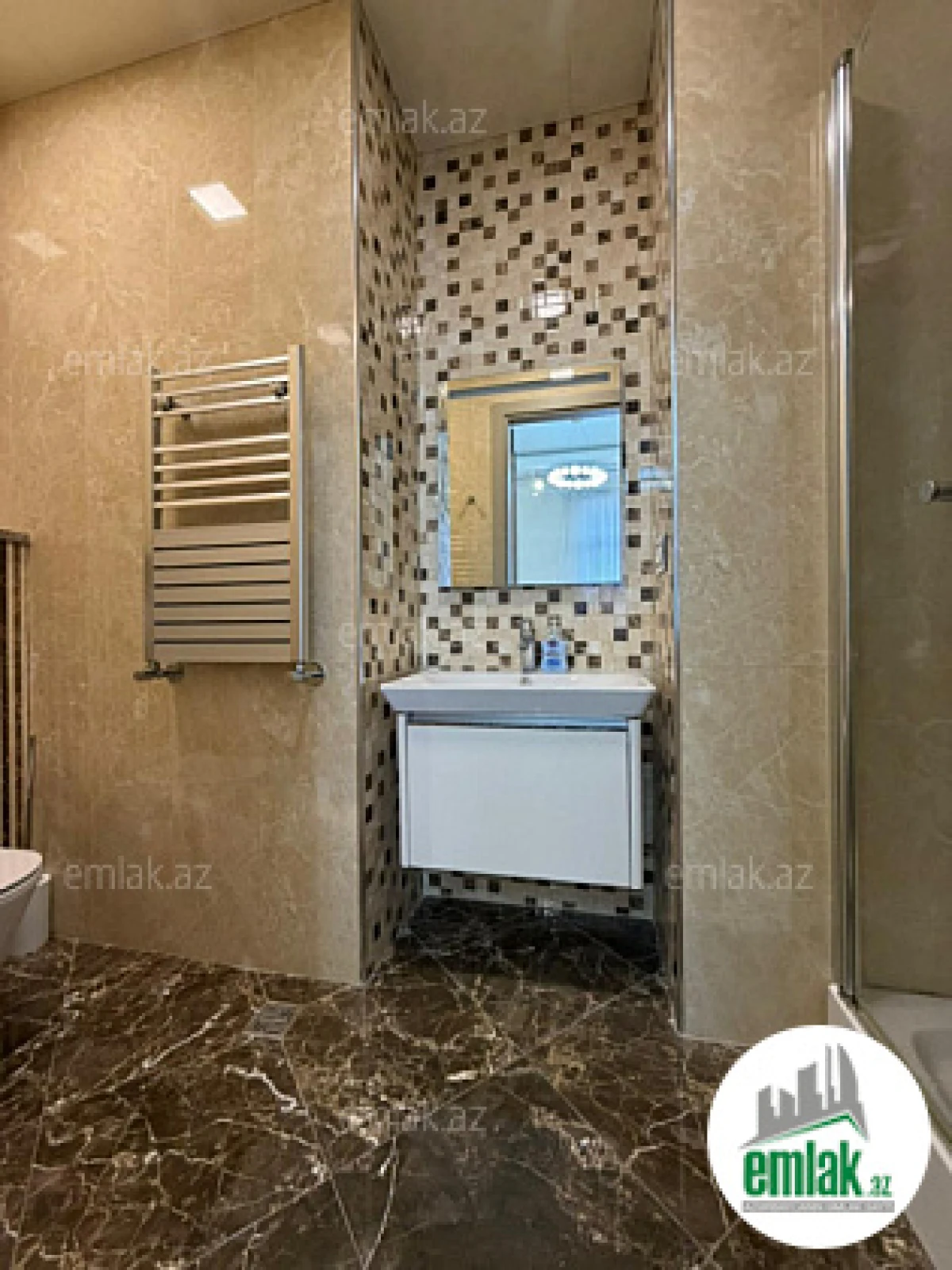 Satılır 3 otaqlı yeni tikili 130 m²