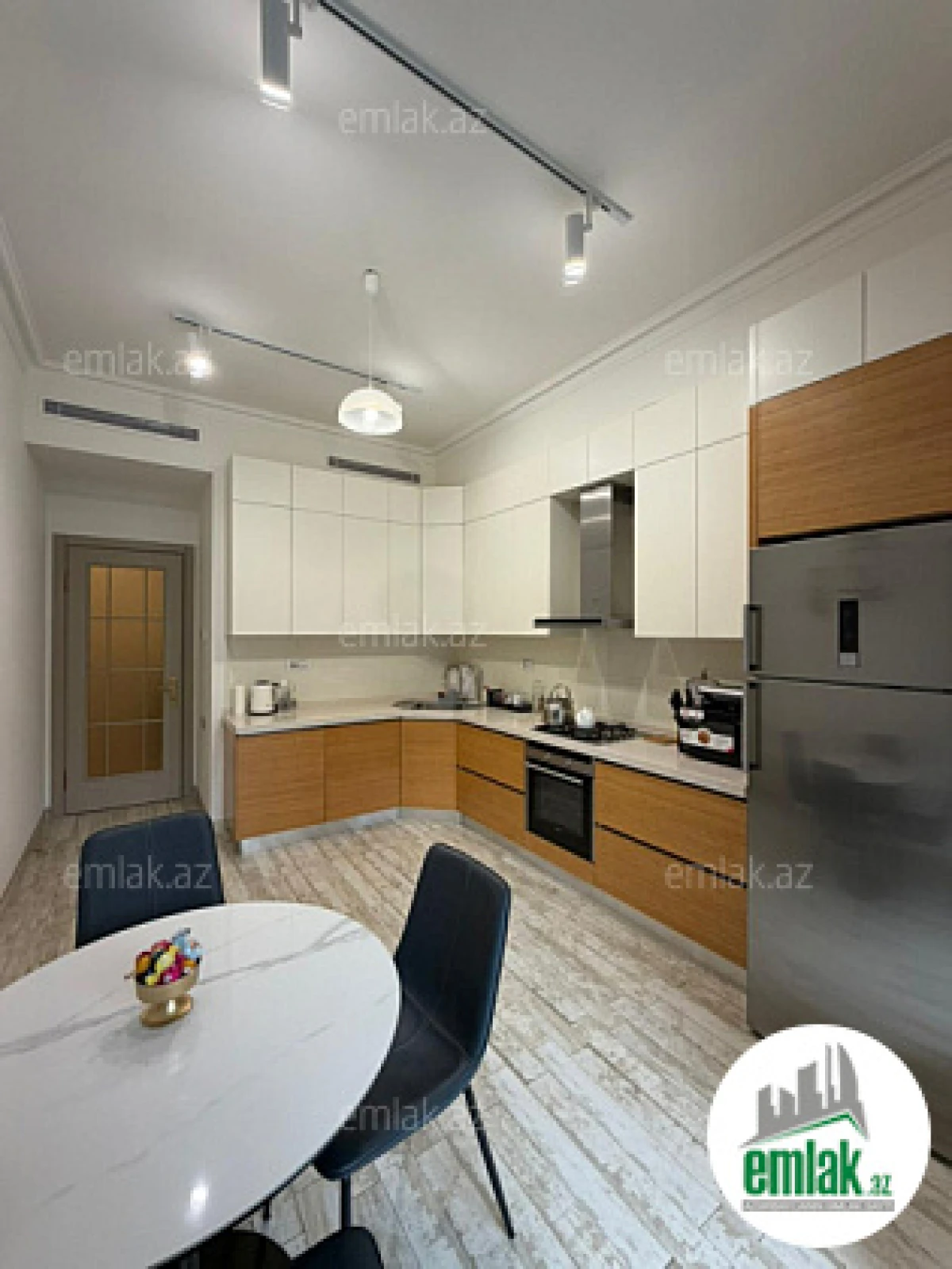 Satılır 3 otaqlı yeni tikili 130 m²