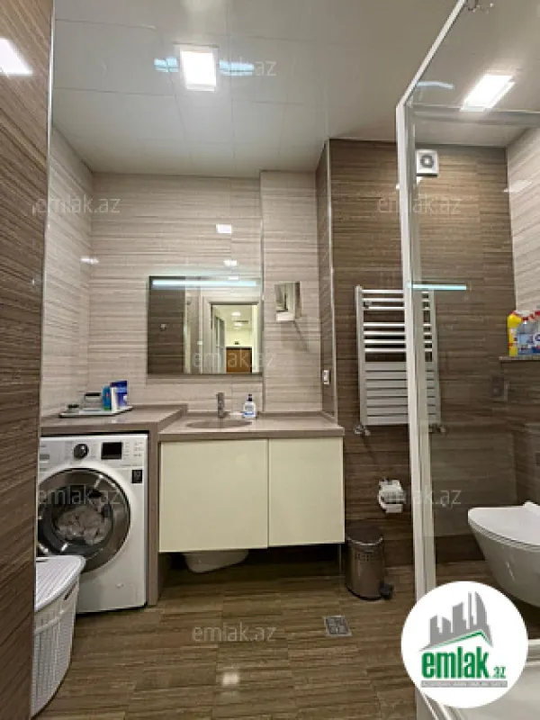 Satılır 3 otaqlı yeni tikili 130 m²