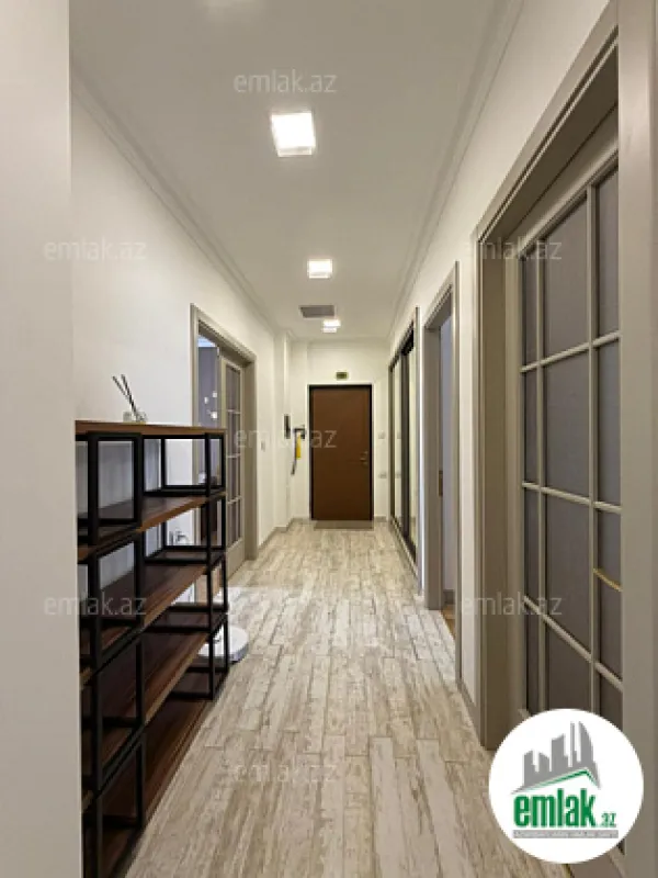 Satılır 3 otaqlı yeni tikili 130 m²