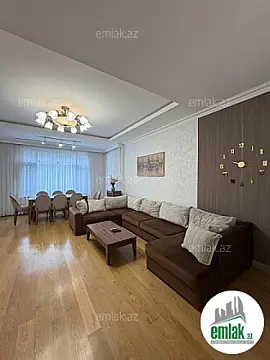 Satılır 3 otaqlı yeni tikili 130 m²