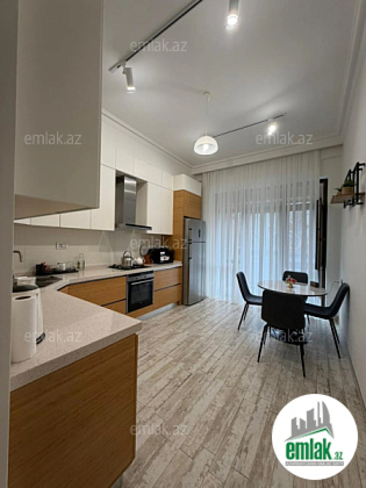 Satılır 3 otaqlı yeni tikili 130 m²