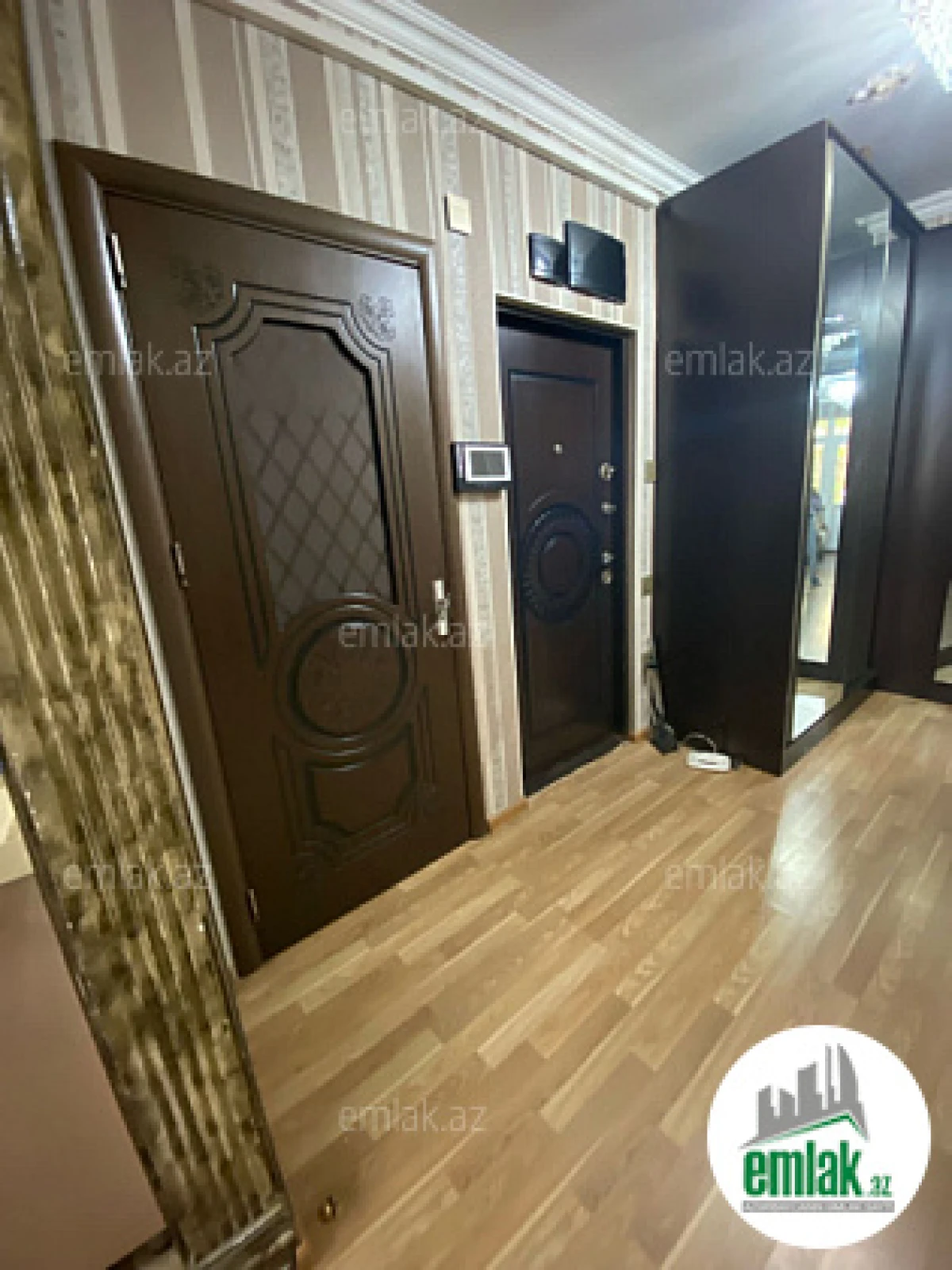 Satılır 4 otaqlı köhnə tikili 90 m²