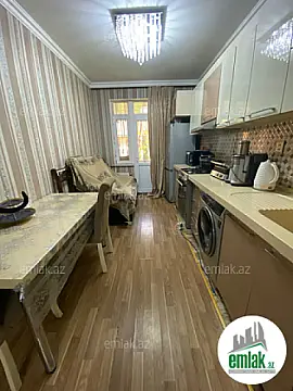 Satılır 4 otaqlı köhnə tikili 90 m²