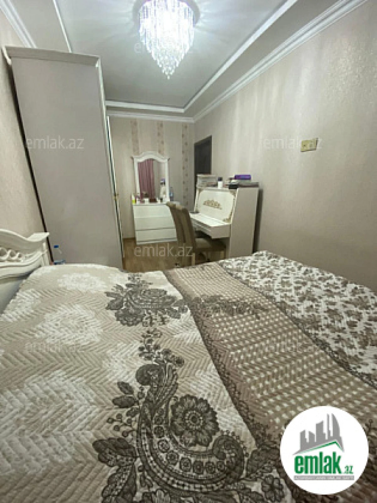 Satılır 4 otaqlı köhnə tikili 90 m²