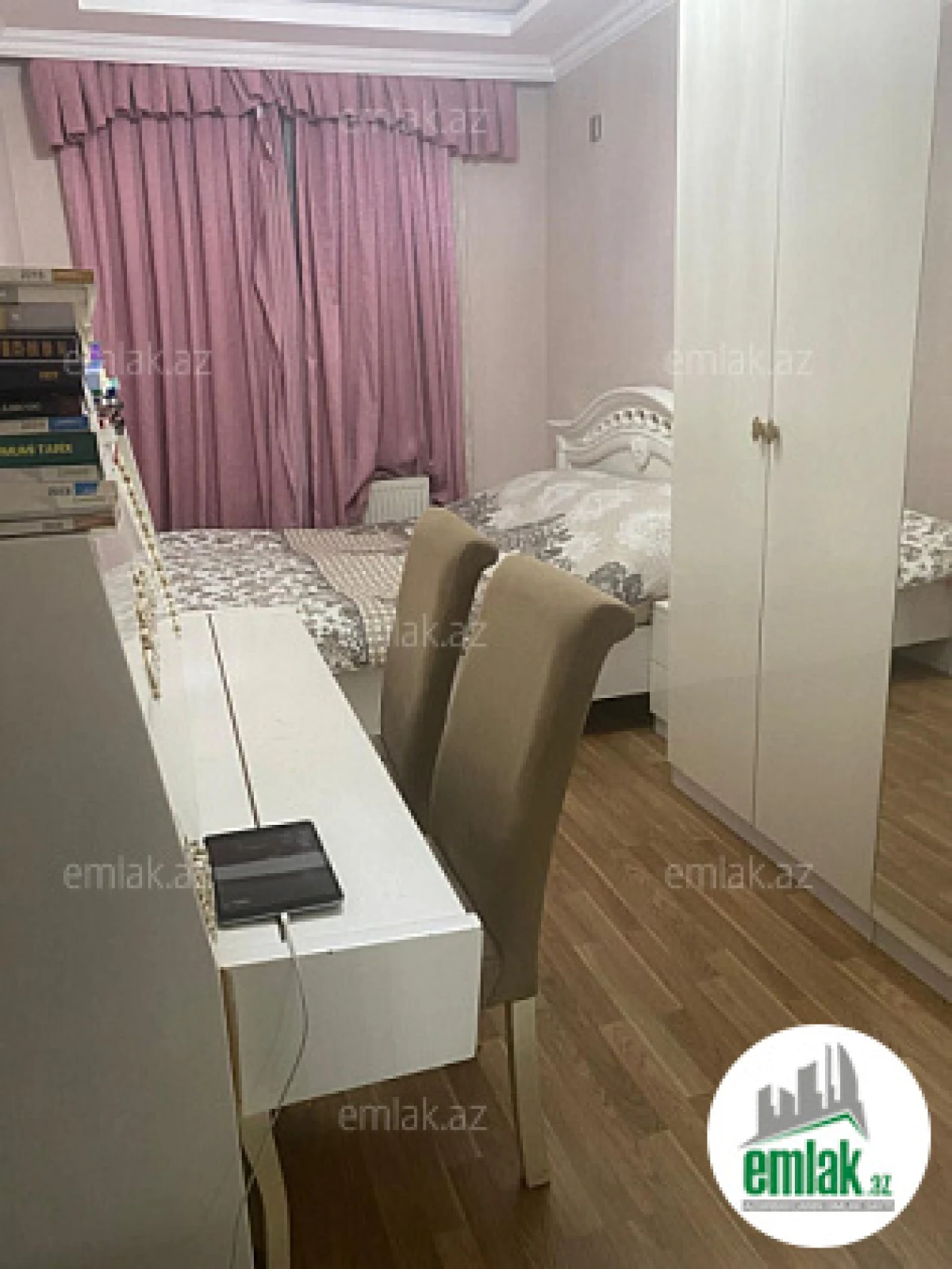 Satılır 4 otaqlı köhnə tikili 90 m²