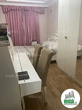 Satılır 4 otaqlı köhnə tikili 90 m²