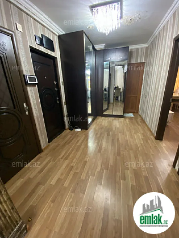 Satılır 4 otaqlı köhnə tikili 90 m²