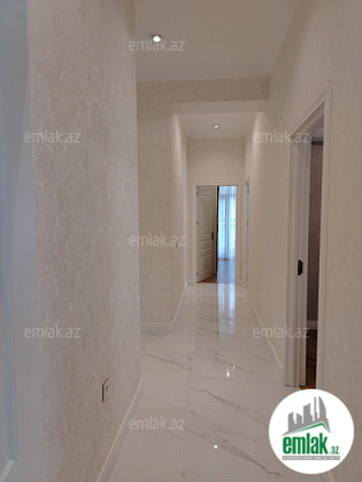 Satılır 3 otaqlı yeni tikili 102 m²