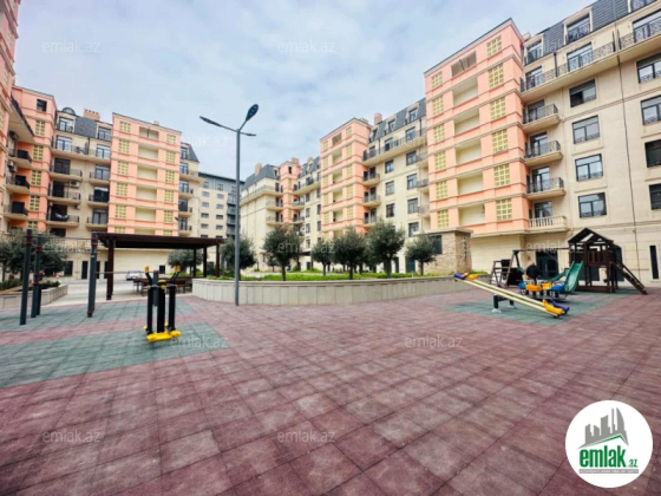 Satılır 4 otaqlı yeni tikili 121 m²