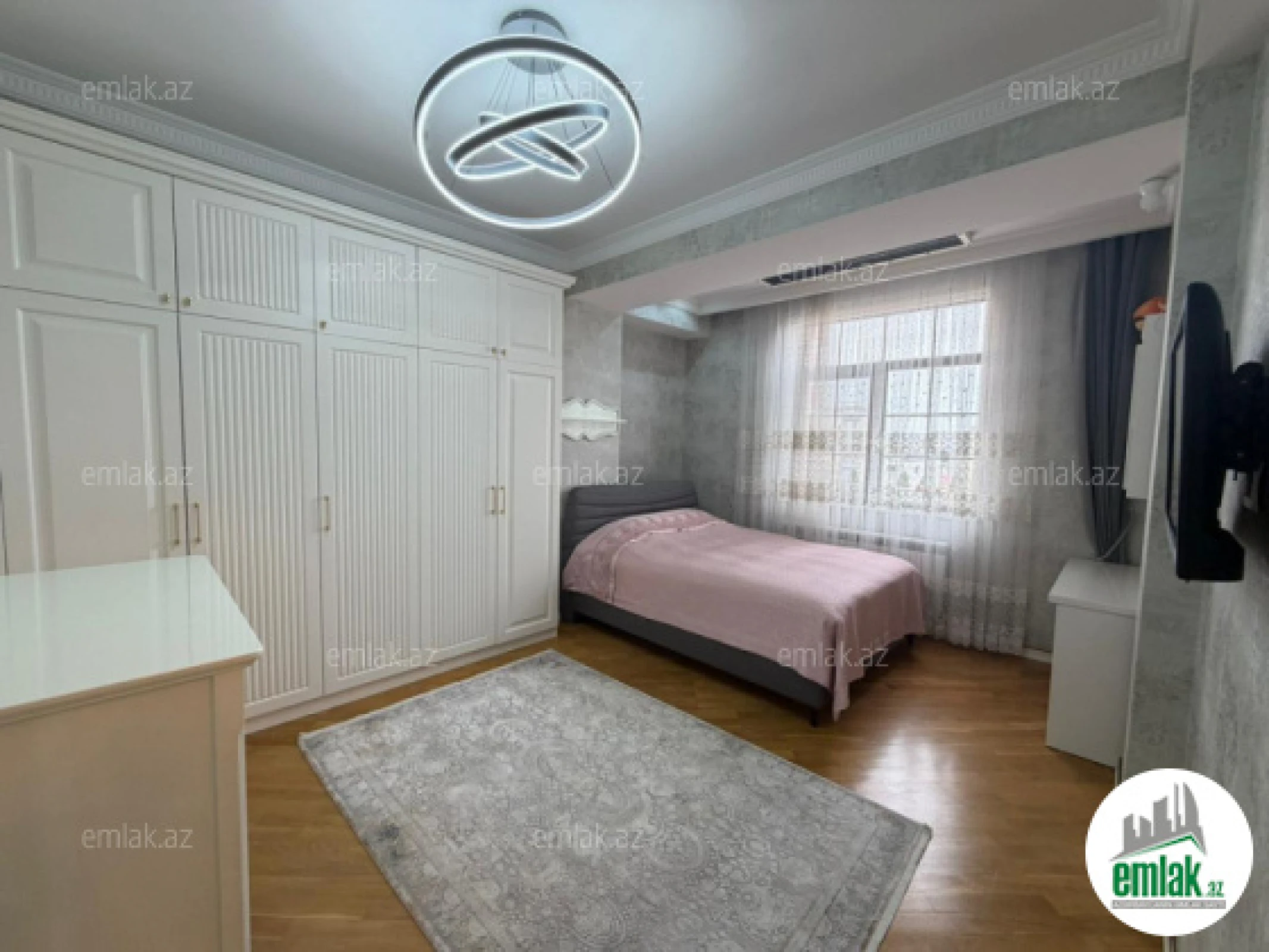Satılır 3 otaqlı yeni tikili 158 m²