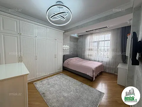 Satılır 3 otaqlı yeni tikili 158 m²