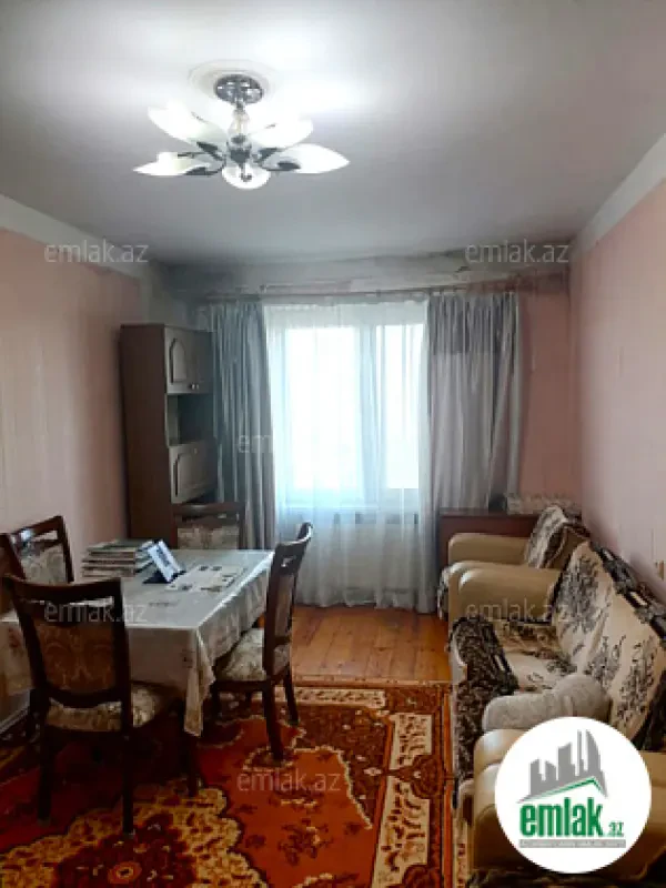 Satılır 3 otaqlı köhnə tikili 90 m²