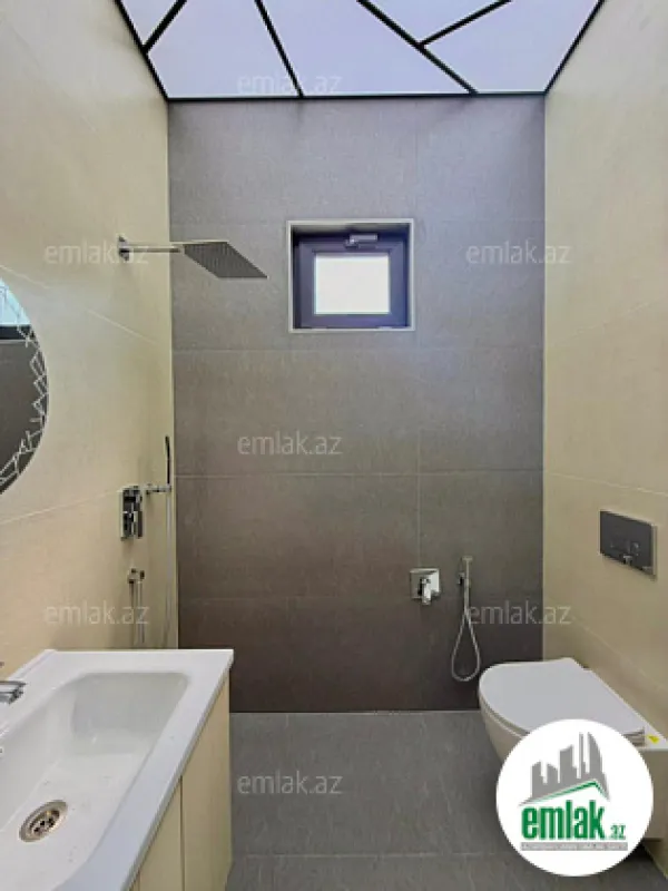 Satılır 4 otaqlı mənzil 180 m²