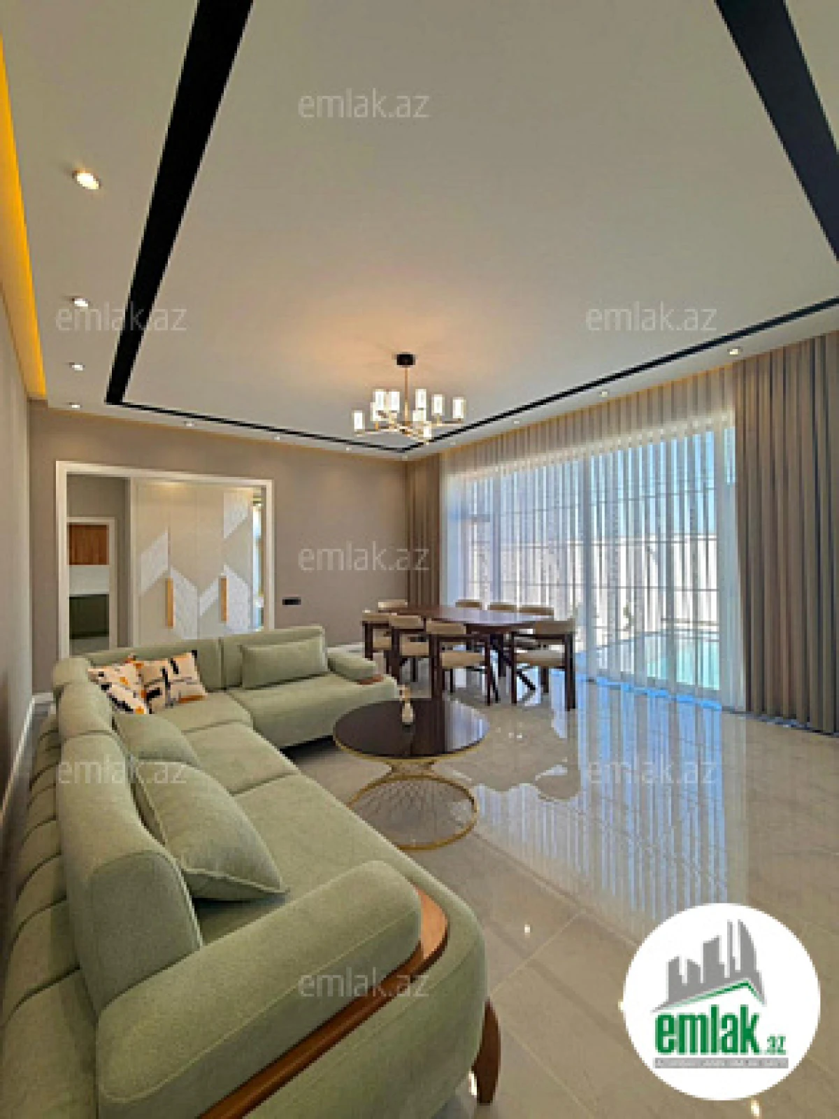 Satılır 4 otaqlı mənzil 180 m²