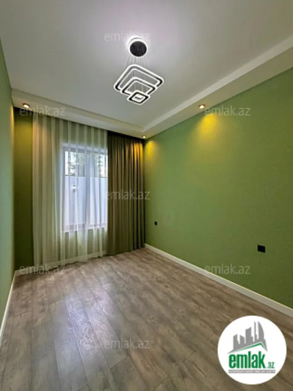 Satılır 4 otaqlı mənzil 180 m²