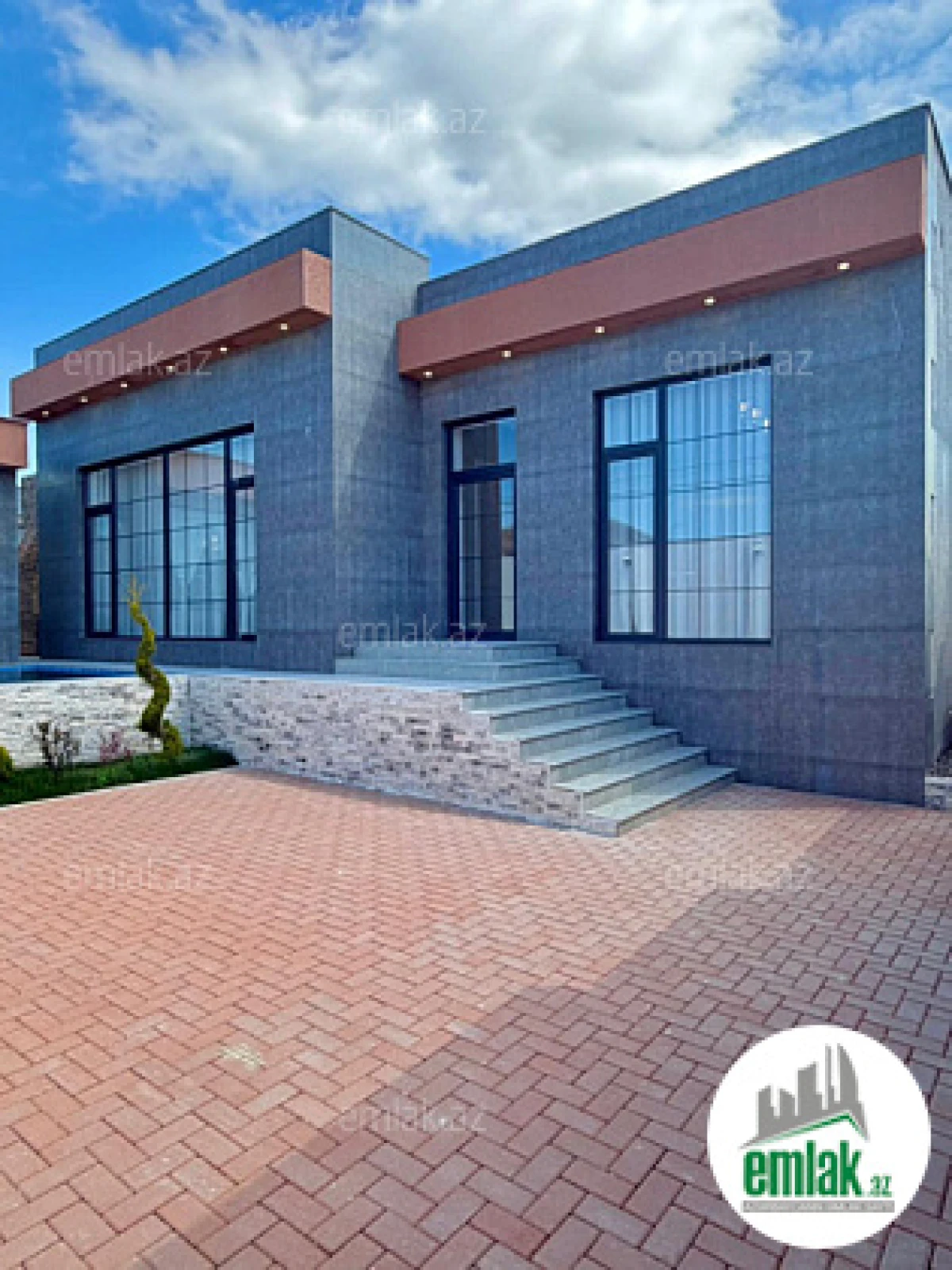 Satılır 4 otaqlı mənzil 180 m²