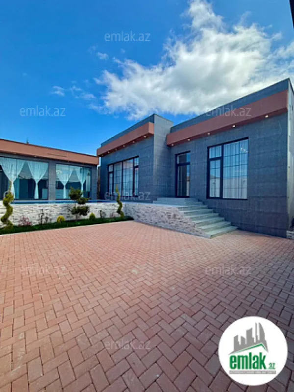 Satılır 4 otaqlı mənzil 180 m²