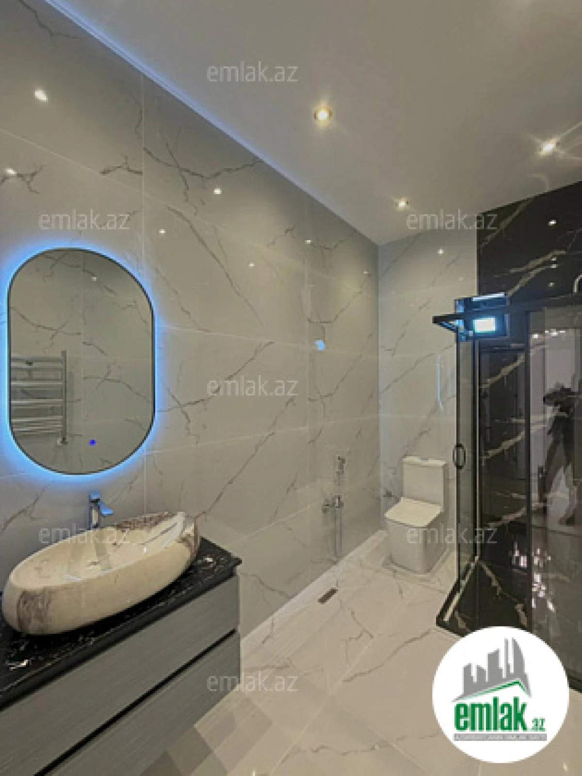 Satılır 4 otaqlı mənzil 160 m²