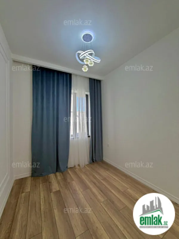 Satılır 4 otaqlı mənzil 160 m²