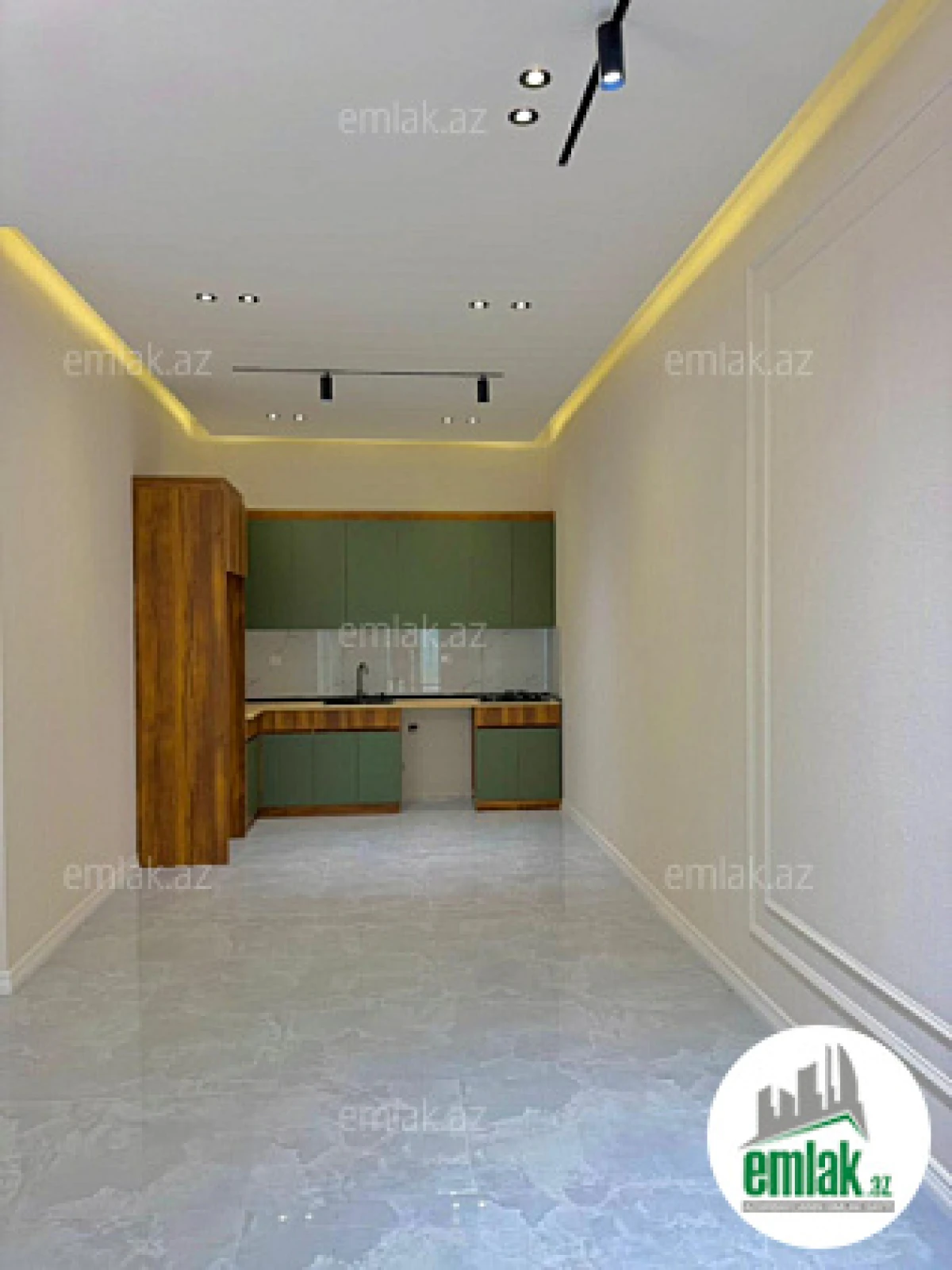 Satılır 4 otaqlı mənzil 160 m²