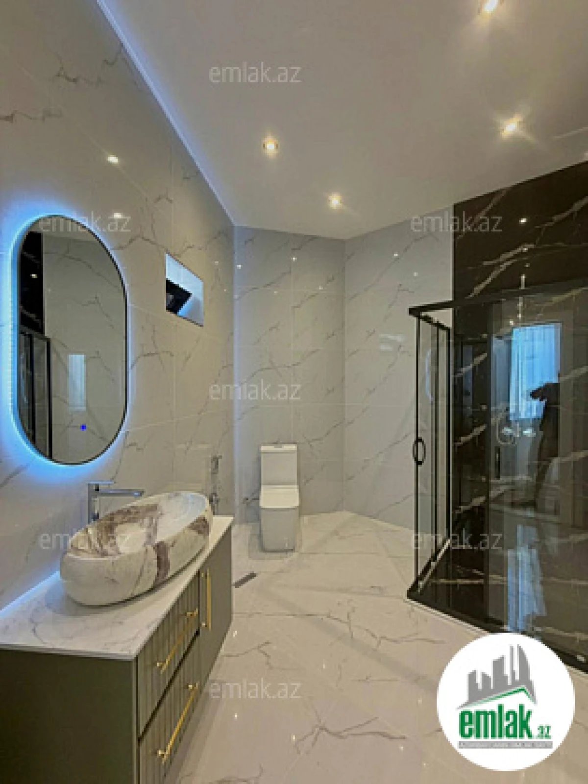 Satılır 4 otaqlı mənzil 160 m²