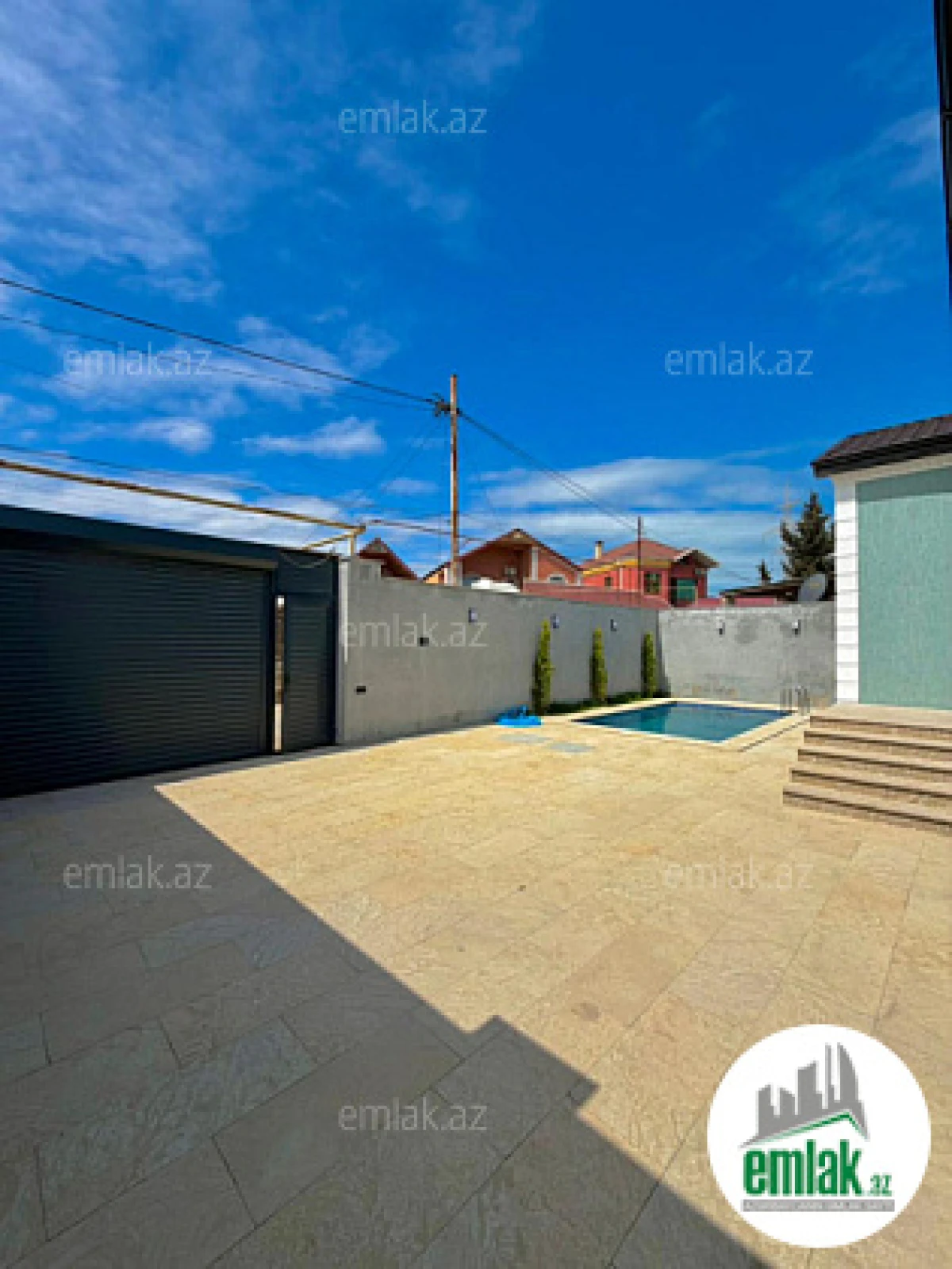 Satılır 4 otaqlı mənzil 120 m²