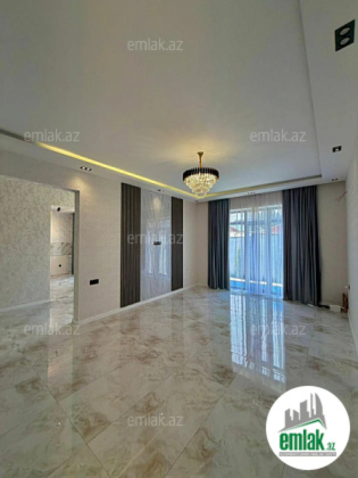 Satılır 4 otaqlı mənzil 120 m²
