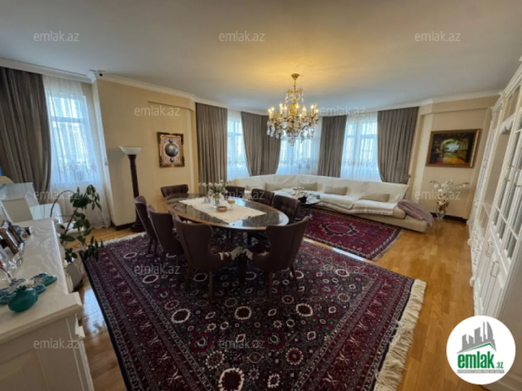 Satılır 3 otaqlı yeni tikili 160 m²