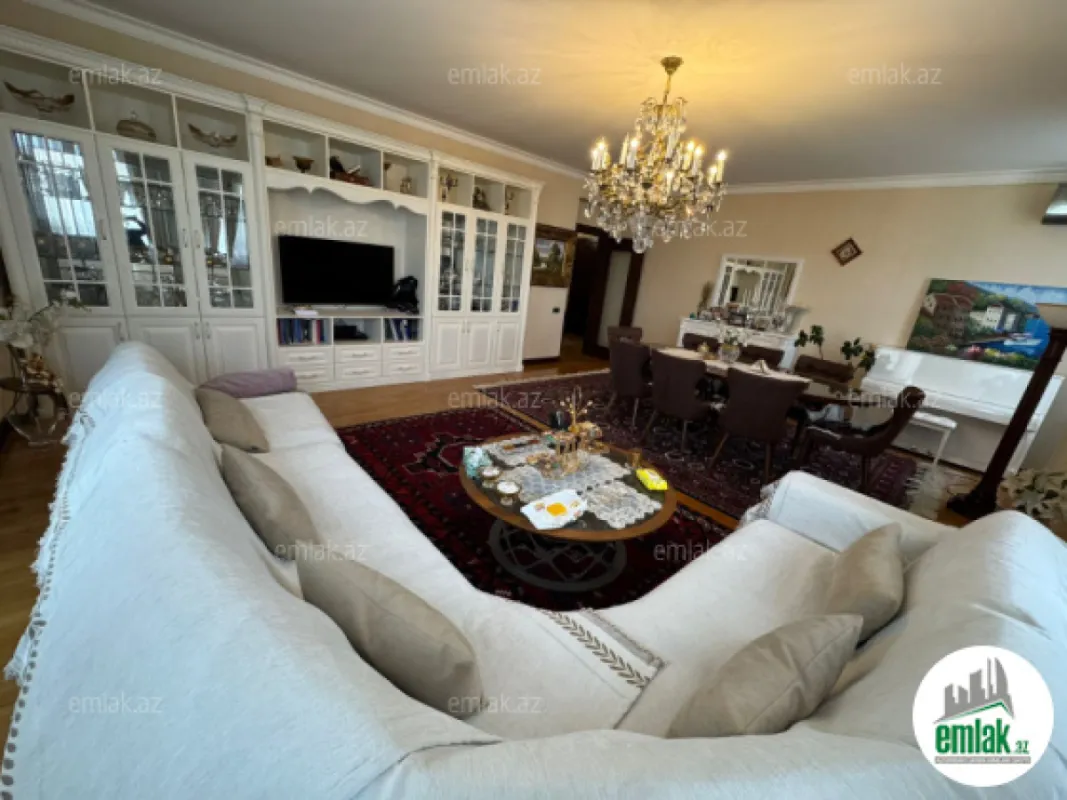 Satılır 3 otaqlı yeni tikili 160 m²