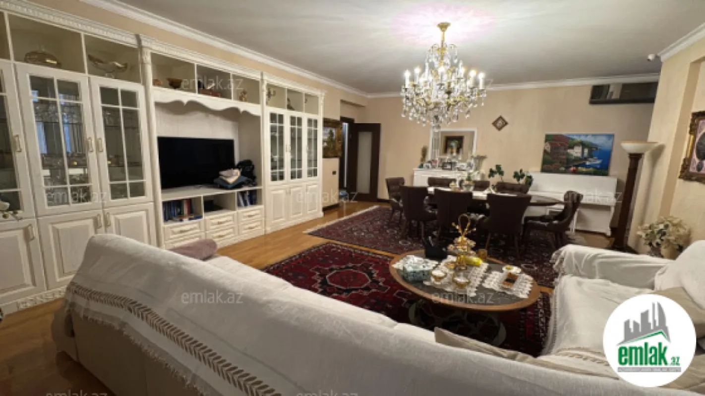 Satılır 3 otaqlı yeni tikili 160 m²