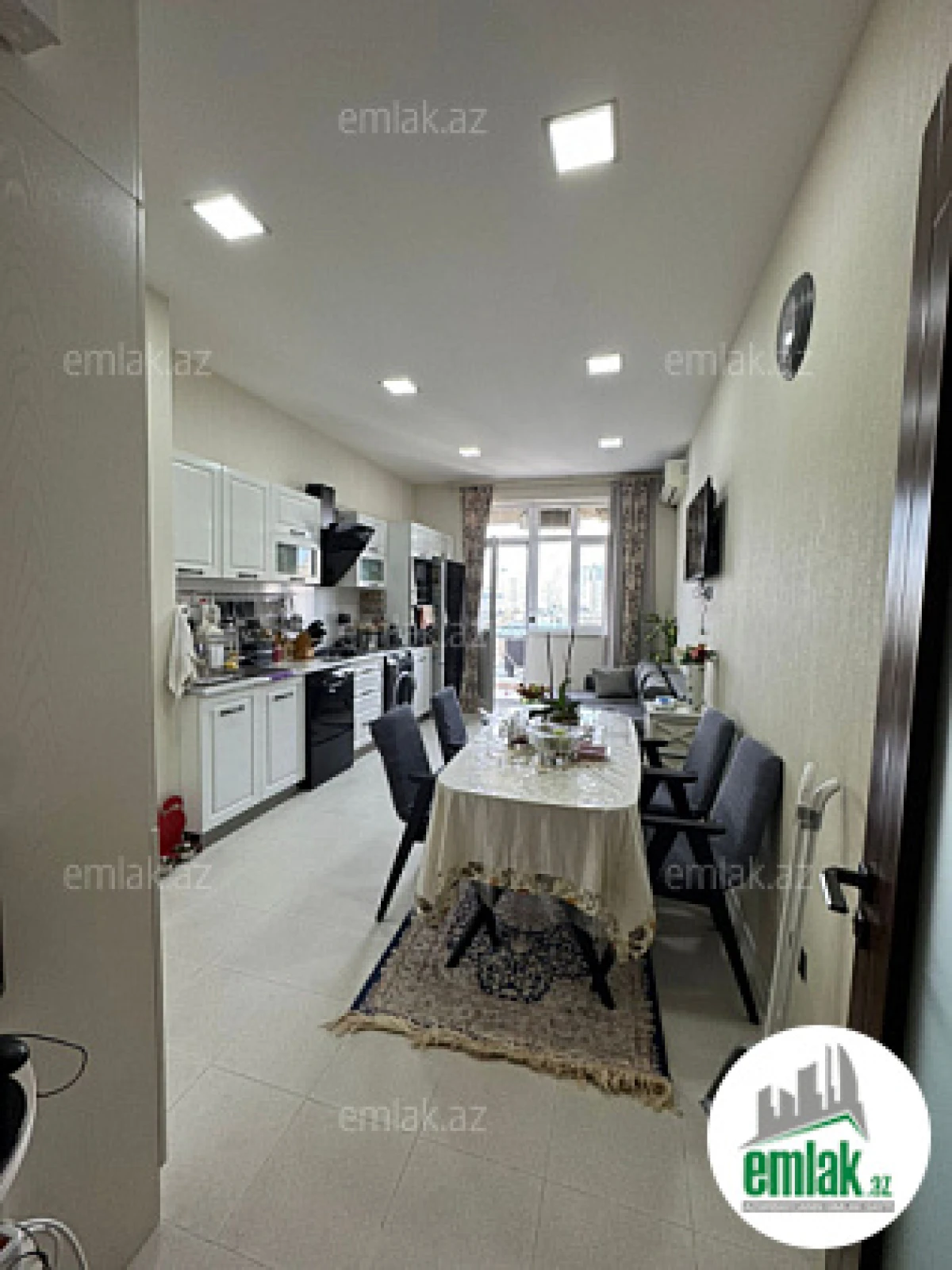 Satılır 3 otaqlı yeni tikili 160 m²