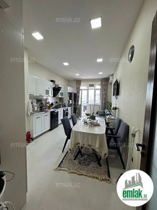 Satılır 3 otaqlı yeni tikili 160 m²