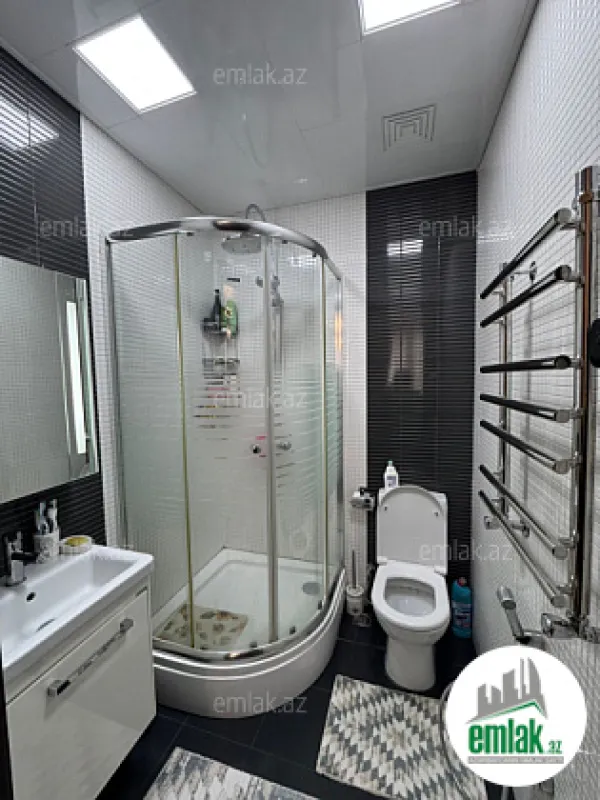 Satılır 3 otaqlı yeni tikili 160 m²