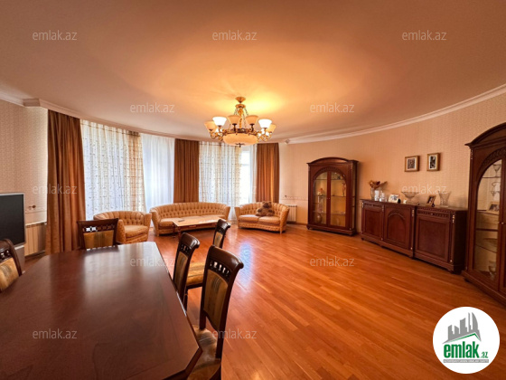Satılır 4 otaqlı yeni tikili 240 m² — Bakı 4 otaq 240.00 m²