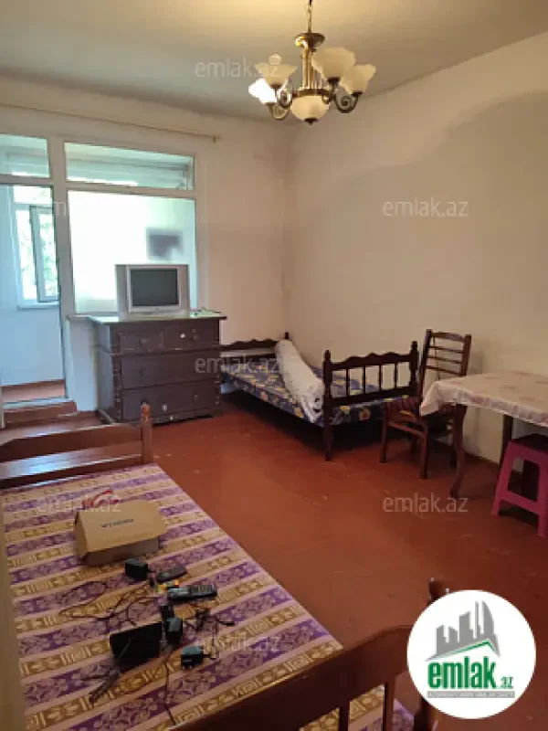Satılır 2 otaqlı köhnə tikili 45 m²