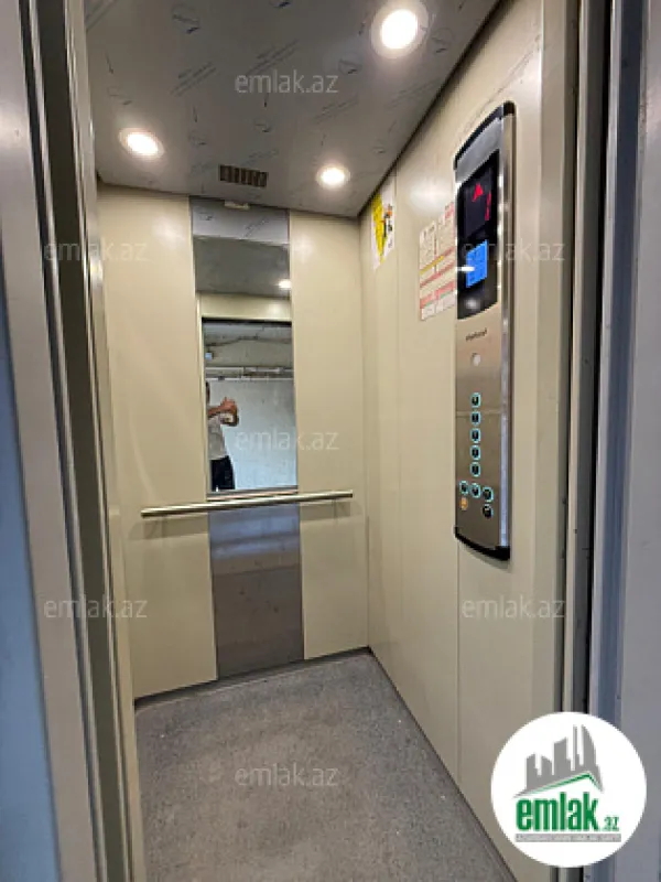 Satılır 5 otaqlı köhnə tikili 130 m²