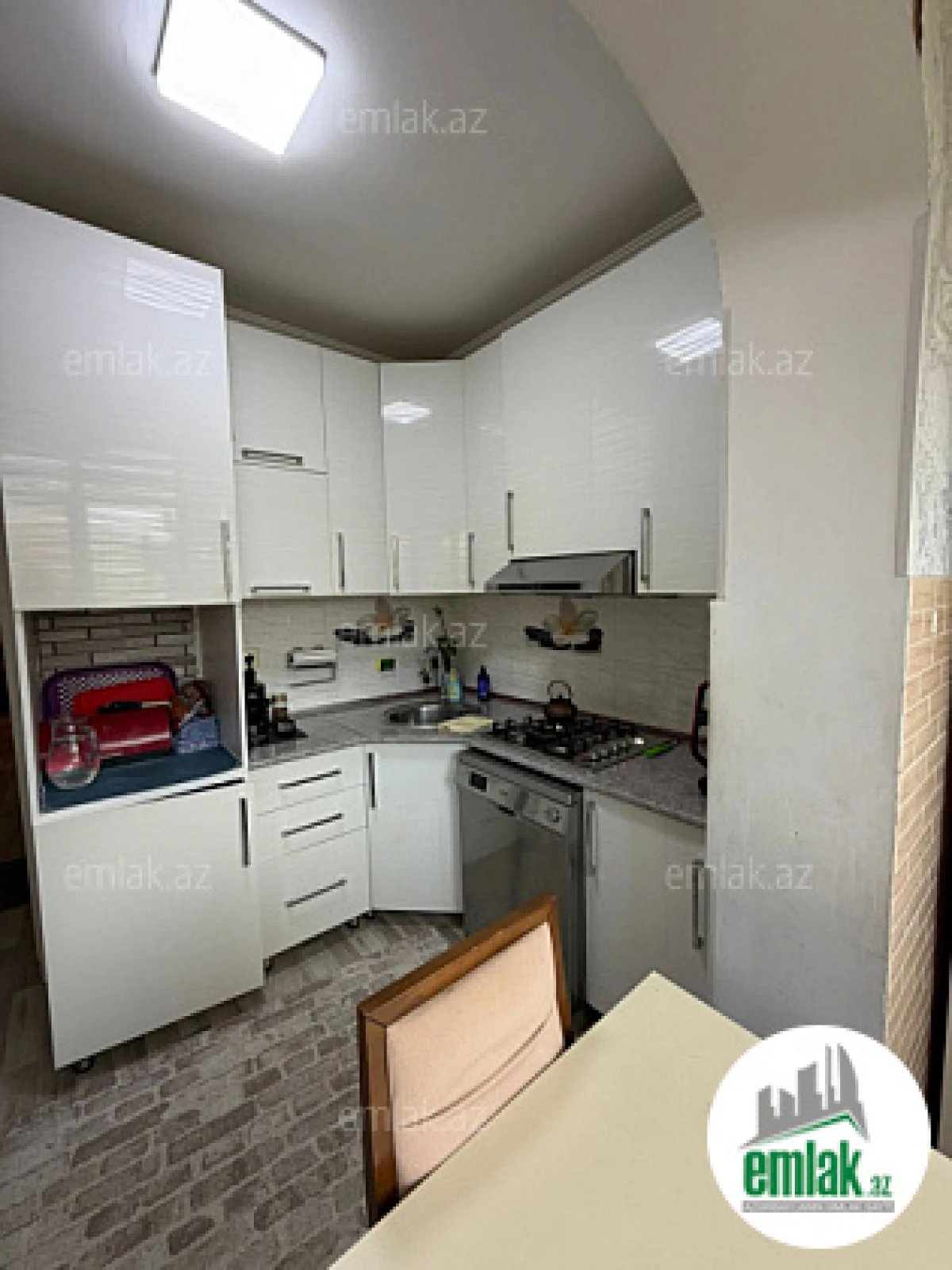 Satılır 3 otaqlı köhnə tikili 67 m²