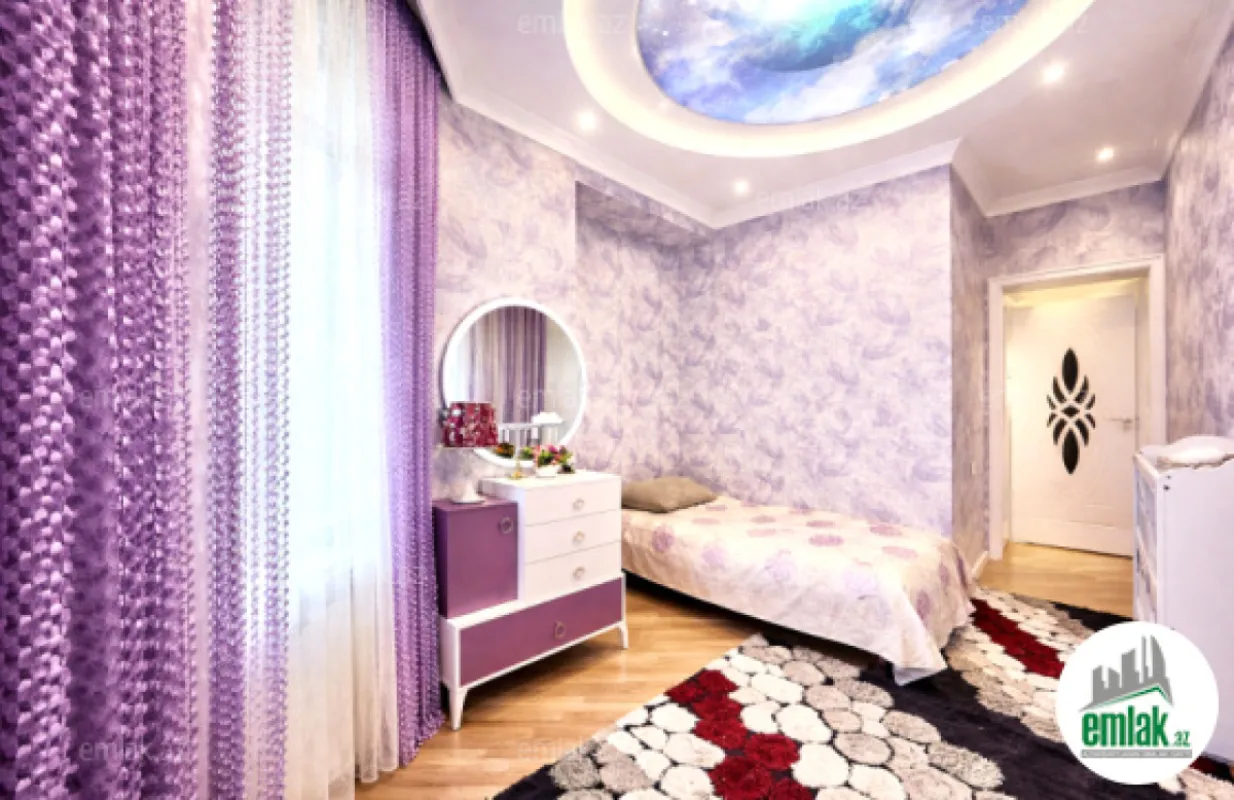 Satılır 4 otaqlı yeni tikili 160 m²