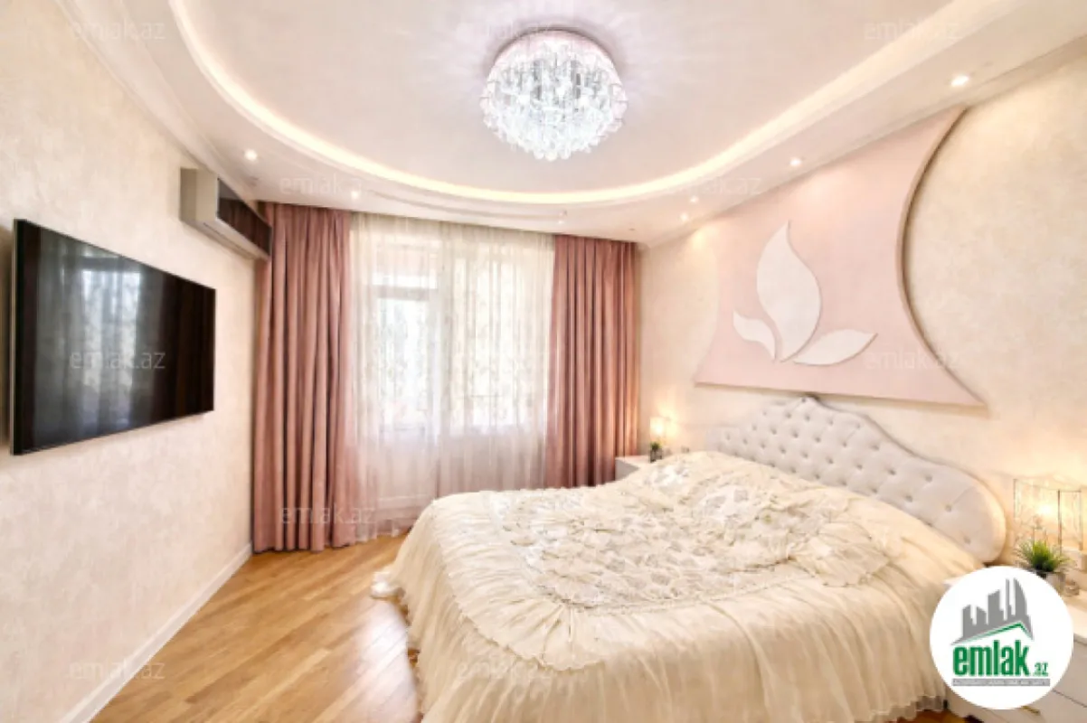 Satılır 4 otaqlı yeni tikili 160 m²