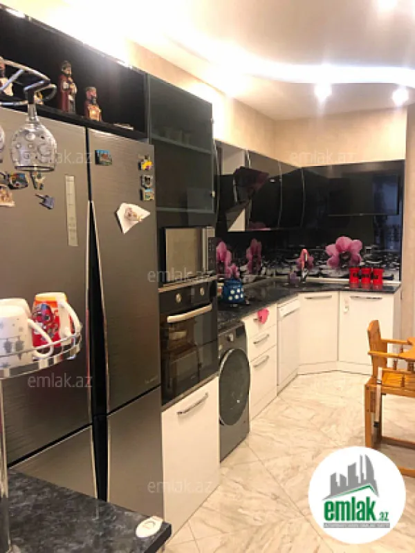 Satılır 4 otaqlı yeni tikili 160 m²