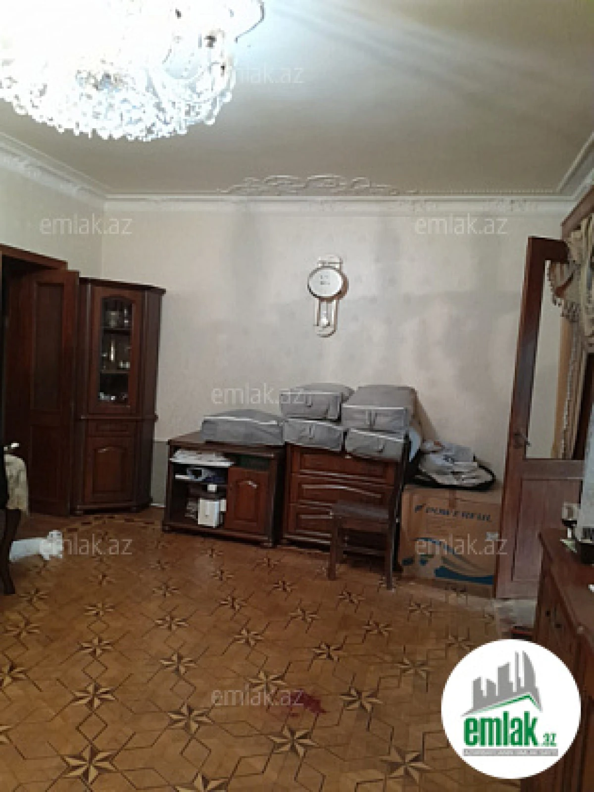 Satılır 5 otaqlı köhnə tikili 130 m²