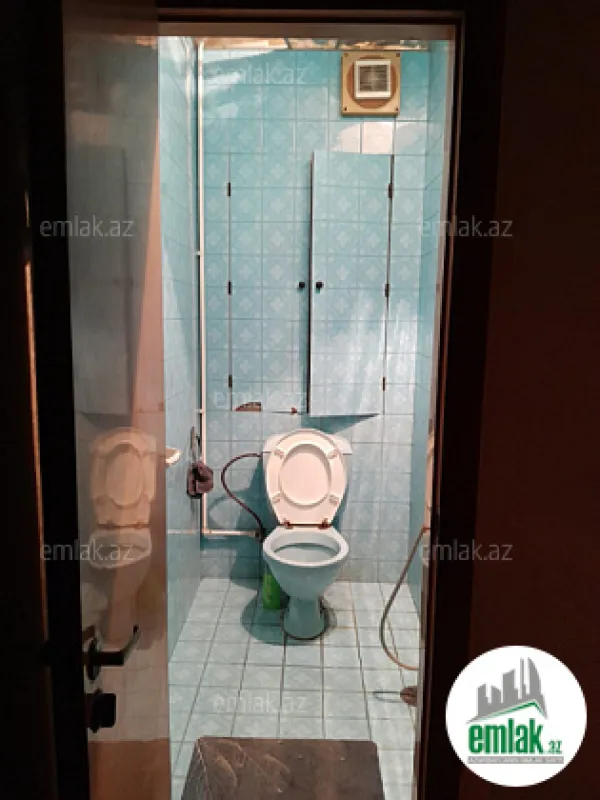 Satılır 5 otaqlı köhnə tikili 130 m²