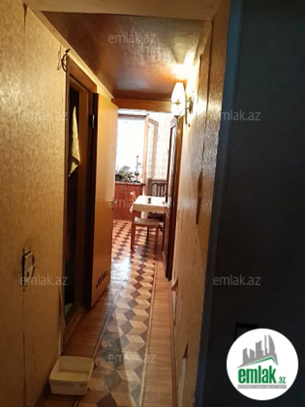 Satılır 5 otaqlı köhnə tikili 130 m²