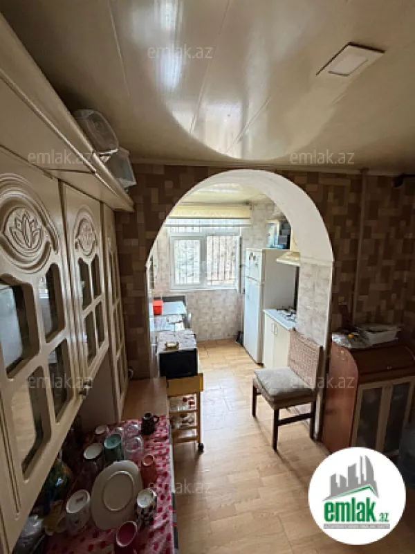Satılır 2 otaqlı köhnə tikili 55 m²