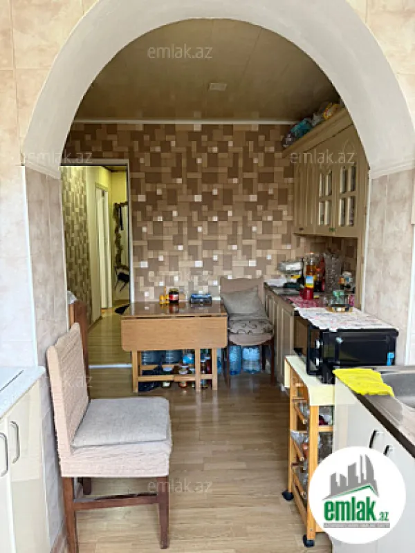 Satılır 2 otaqlı köhnə tikili 55 m²