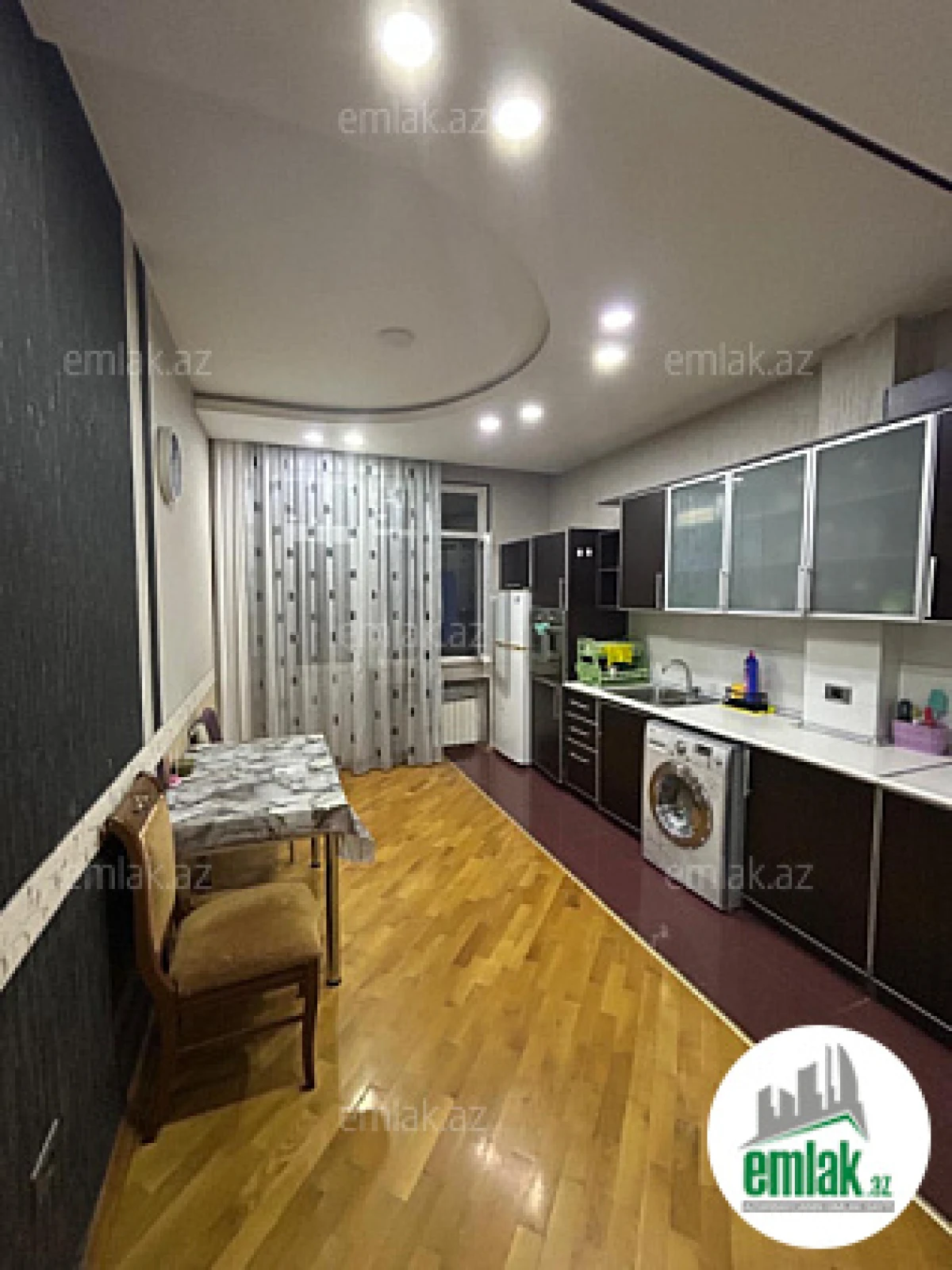 Satılır 3 otaqlı yeni tikili 128 m²