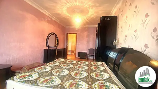 Satılır 4 otaqlı köhnə tikili 115 m²