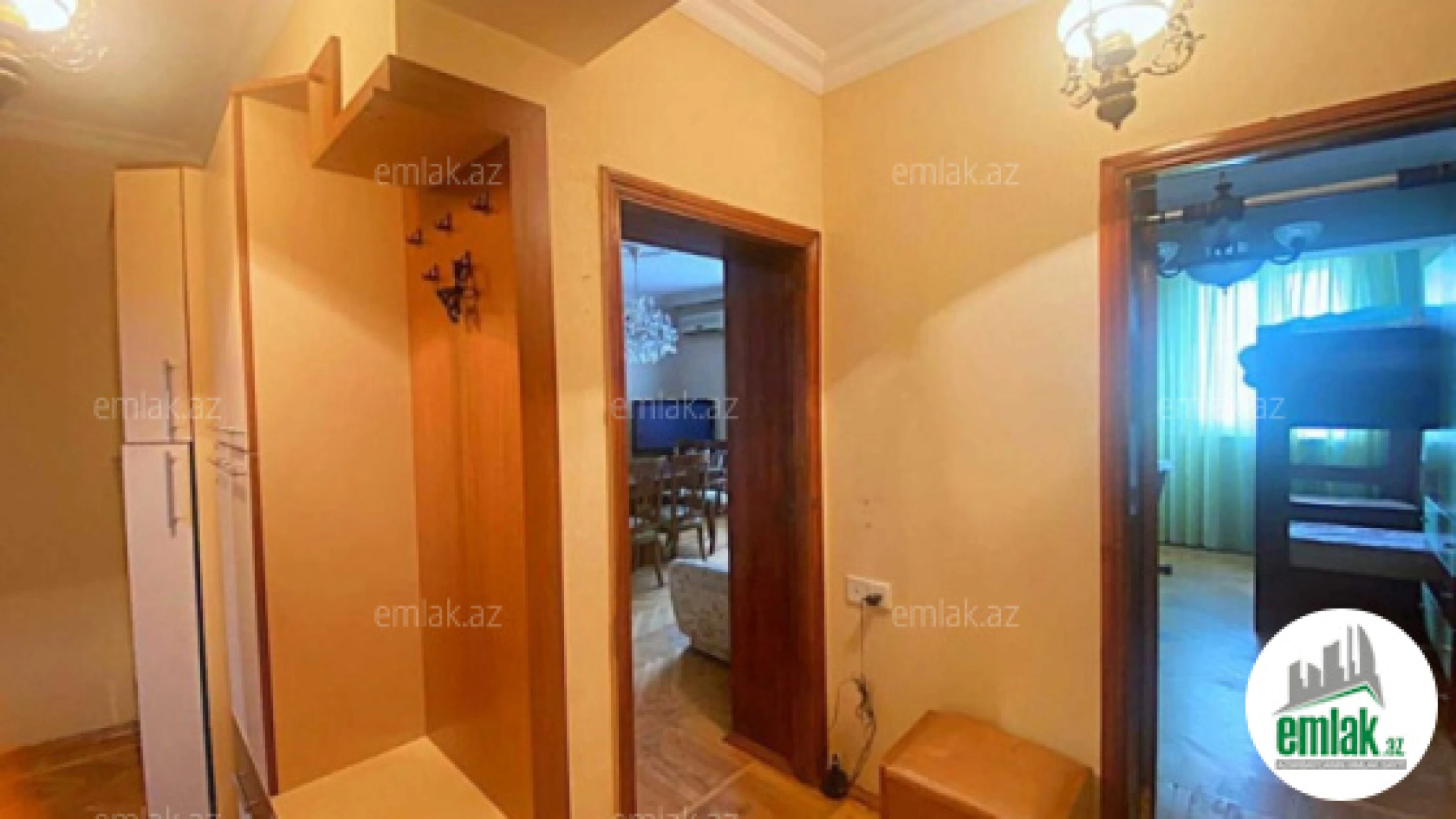 Satılır 4 otaqlı köhnə tikili 115 m²