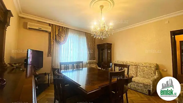 Satılır 4 otaqlı köhnə tikili 115 m²